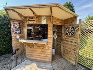Garden Bar- click for photo gallery